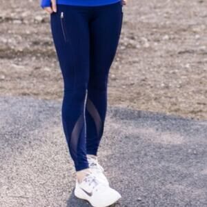 Lululemon Athletica Women's Zipper Front Leggings with Mesh Trim. Size 6